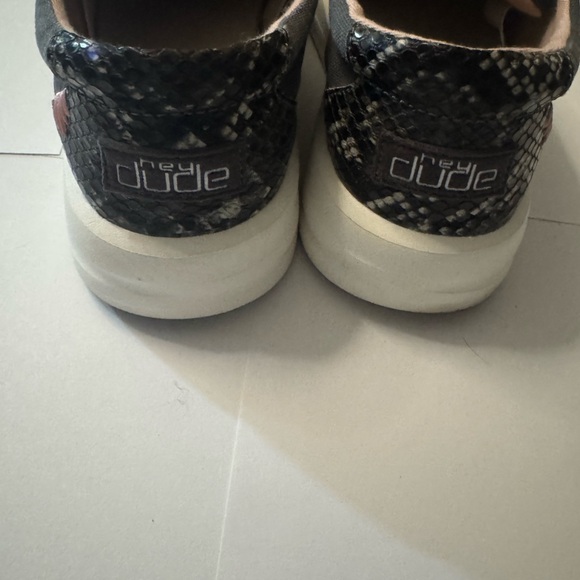 Hey Dude Womens Sneakers sz 8 - Picture 4 of 5